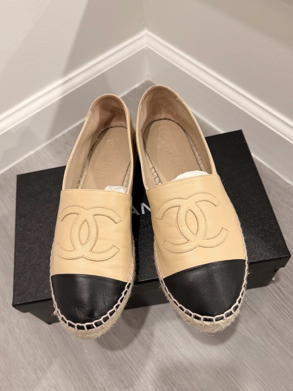 Chanel Classic CC Cap Toe Espadrille Lambskin Beige Black Size EU 39 - Picture 5 of 10